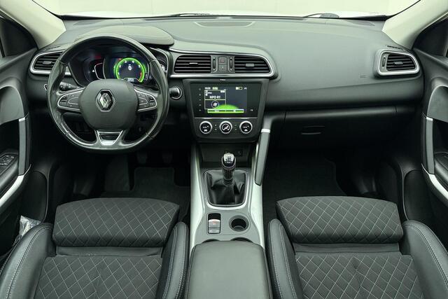 Renault KADJAR 1.3 TCe Intens | Apple carplay/Android auto | Trekhaak | Cruise control | Climate control | Achteruitrijcamera | Panoramadak | Lichtmetalen velgen 19'' | Stoelverwarming |