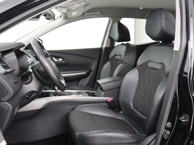 Renault KADJAR 1.3 TCe Intens | Automaat | Trekhaak | Carplay | Camera | Half leder | Keyless | Full LED | Navigatie | Dodehoek detectie | Cruise control | DAB | Climate control