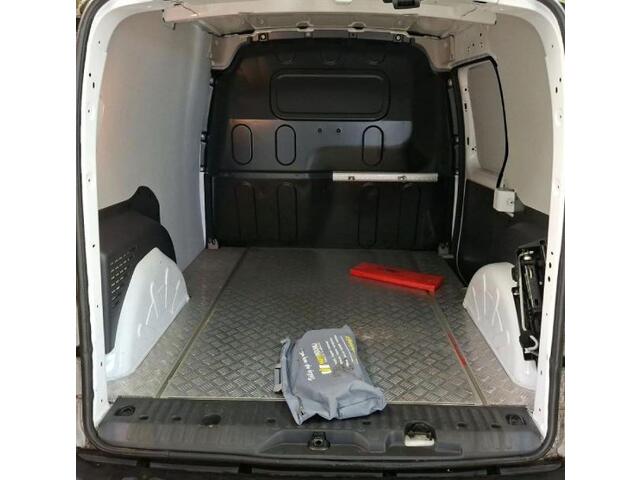 Renault KANGOO 1.5 dCi Euro6 75PK Energy Comfort Airco / Navigatie / Pdc. / Radio multimedia / Apk nieuw