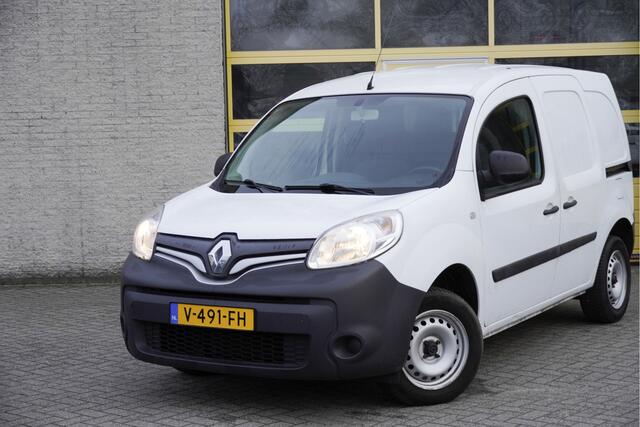Renault KANGOO 1.5 dCi 75 Energy Comfort BJ2017 Pdc | Trekhaak | Airco | Cruise control | Getint glas | Tussenshot+Raam | Achterdeuren+Raam | Zijdeur L+R | Distributieriem is VV!