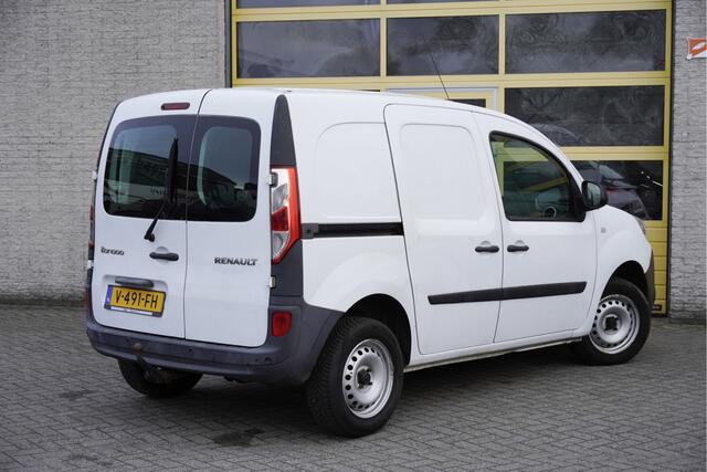 Renault KANGOO 1.5 dCi 75 Energy Comfort BJ2017 Pdc | Trekhaak | Airco | Cruise control | Getint glas | Tussenshot+Raam | Achterdeuren+Raam | Zijdeur L+R | Distributieriem is VV!