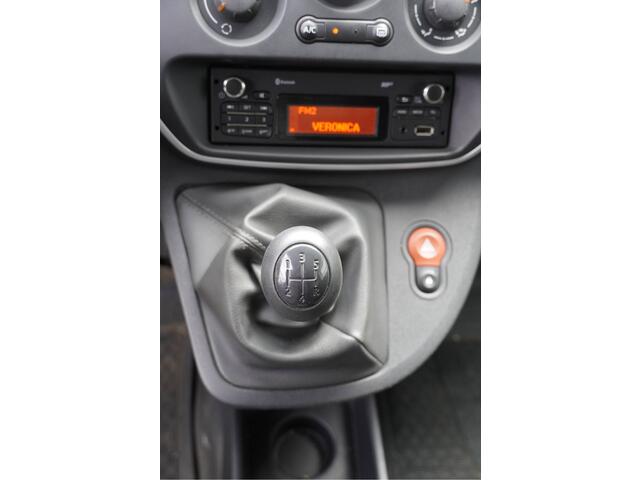 Renault KANGOO 1.5 dCi 75 Energy Comfort BJ2017 Pdc | Trekhaak | Airco | Cruise control | Getint glas | Tussenshot+Raam | Achterdeuren+Raam | Zijdeur L+R | Distributieriem is VV!