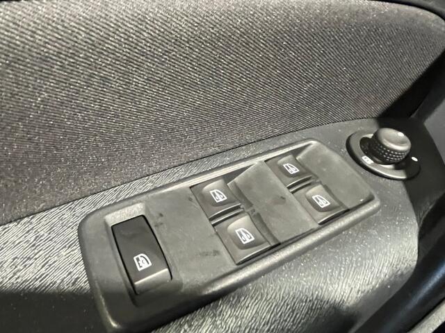 Renault KANGOO FAMILY 1.2 TCe ClimaC.CruiseC.Navi.Camara.Pdc.LMV!!!