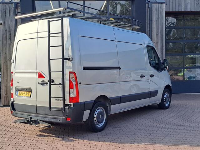 Renault MASTER T35 2.3 dCi L2H2 | Airco | Navi | Imperiaal | Betimmering | Trekhaak - opstap |