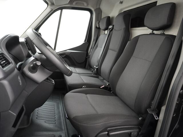 Renault MASTER T35 2.3dCi 135 L2H2 3-Persoons Trekhaak Navi Ecc Camera Cruise Control Pdc Blind Spot Monitoring Schuifdeur Betonplex Vloer Wandbetimmering Euro 6