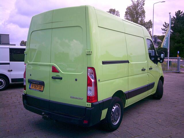 Renault MASTER T35 2.3 dCi L1H2 VOORZIEN VAN AIRCO+CRUISE+NAV.+TREKHAAK