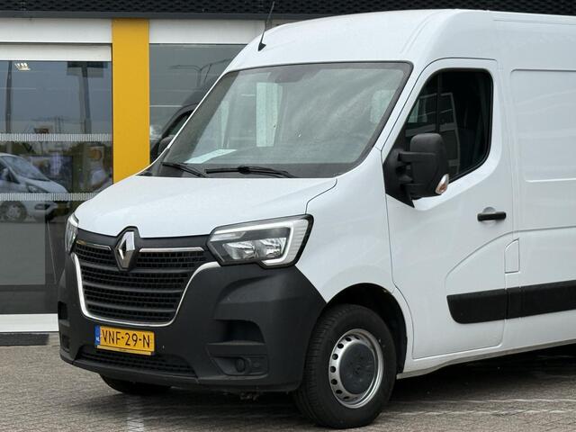 Renault MASTER T33 2.3 dCi 135 L2H2 Comfort | Trekhaak | Navigatie | DAB | Airco | Parkeersensoren | BT-Telefoonfunctie |