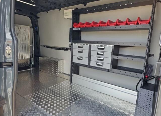 Renault MASTER T35 2.0 dCi 170PK L3H2 Extra Laadruimte inrichting Airco | Cruise | Camera | Navi | Oprijschans | Flitsbalk