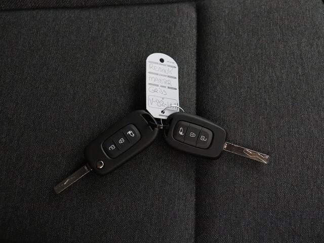 Renault MASTER 2.0DCi 170PK L3H2 Extra Bomvol Opties ! | Fabrieksprijs ¤ 43.955,-- NU ¤ 32.800,--