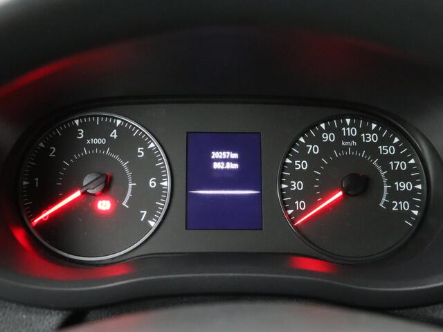 Renault MASTER 2.3DCi 135PK L3H2 Work Edition Imperiaal | Trekhaak | Navigatie | Camera | Airco | Betimmering | 3-Persoons