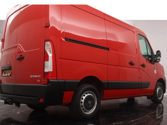 Renault MASTER T33 2.3 dCi 150PK L1H1 Energy 3-persoons - Airco - Camera - Parkeersensoren - Trekhaak - Nieuwe laadvloer - 12 maanden garantie