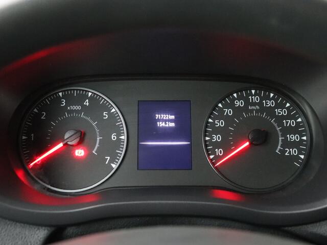 Renault MASTER 2.3DCi 135PK L2H2 Work Edition | Navigatie | Camera | Airco | 3-Persoons | 2500Kg Trekhaak