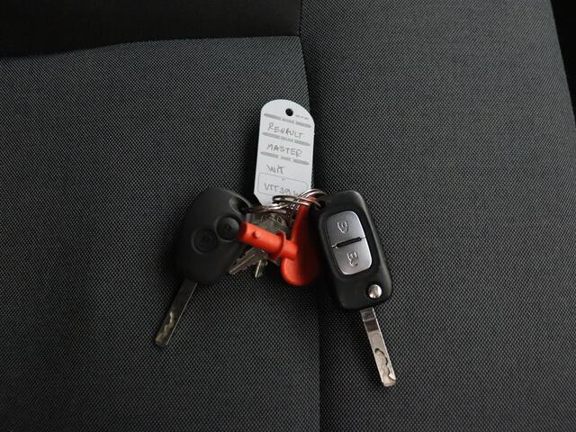 Renault MASTER 2.3DCi 145PK Bakwagen+Laadklep | Dakspoiler | Zijdeur | 3-Persoons | Airco