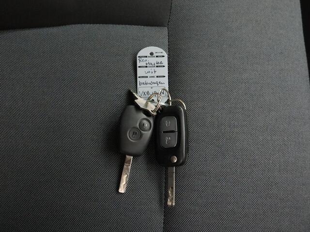 Renault MASTER 2.3DCi 150PK Bakwagen+Laadklep | Dakspoiler | Zijdeur | Airco | 3-Persoons