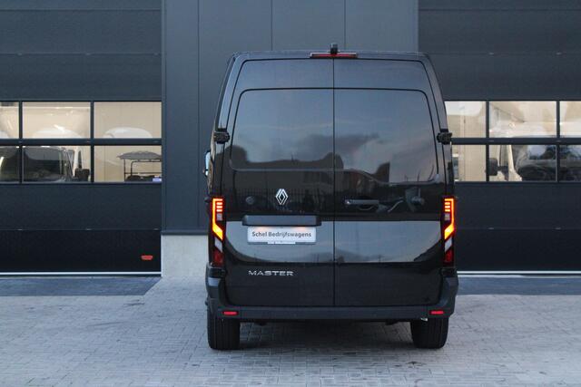 Renault MASTER T35 2.0 dCi 170pk L2H2 Extra DC - Navigatie - Camera - 270 gr deuren - Parkeersensoren - Draadloos laden - Rijklaar