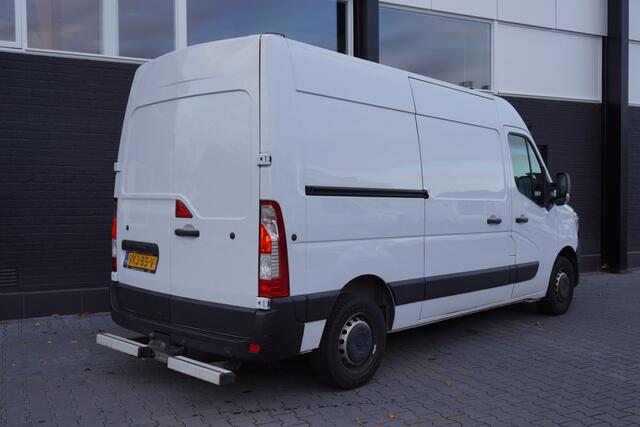 Renault MASTER 2.3 dCi 135PK L2H2 EURO 6 - Airco - Cruise - Camera - ¤ 15.900,- Excl.