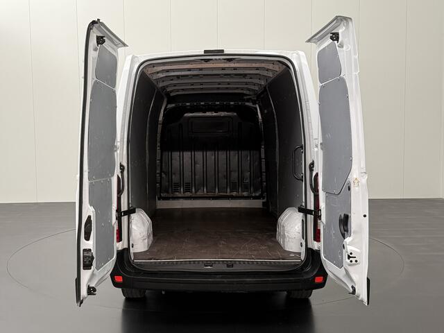 Renault MASTER 2.3DCI 135PK L3H2 | Airco | Cruise | 3-Persoons | Betimmering