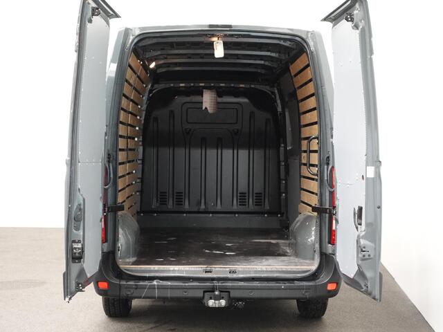 Renault MASTER T33 2.3 dCi 135PK L2H2 Work Edition Airco Cruise Control Camera Navi Parkeersensoren Trekhaak