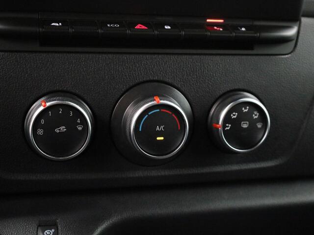 Renault MASTER T35 2.3 dCi 135 L3H2 Work Edition | Cruise Control | Airco | Achteruitrijcamera | Lederen bekleding | Schuifdeur Rechts