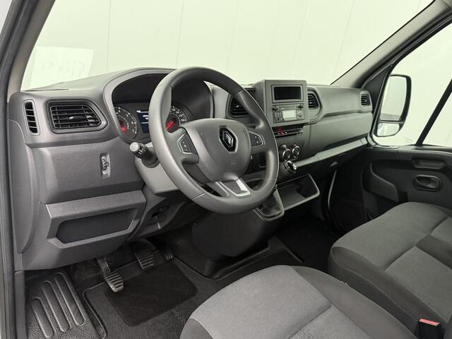 Renault MASTER 2.3DCi 136PK L2H2 | Airco | Cruise | 3-Persoons | Betimmering