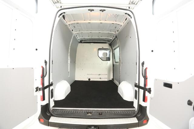 Renault MASTER T35 2.3 dCi L2H2 | Airco | Cruise | Trekh. | Imperiaal | Navigatie | Carplay