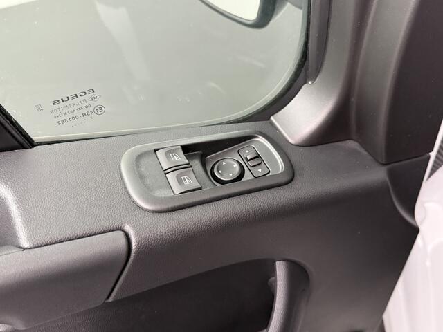 Renault MASTER 2.3DCI 135PK | Airco | Cruise | 3-Persoons | Betimmering