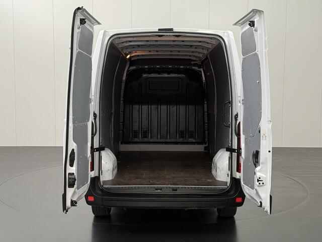 Renault MASTER 2.3DCi 135PK L3H2 | Airco | Cruise | 3-Persoons | Betimmering