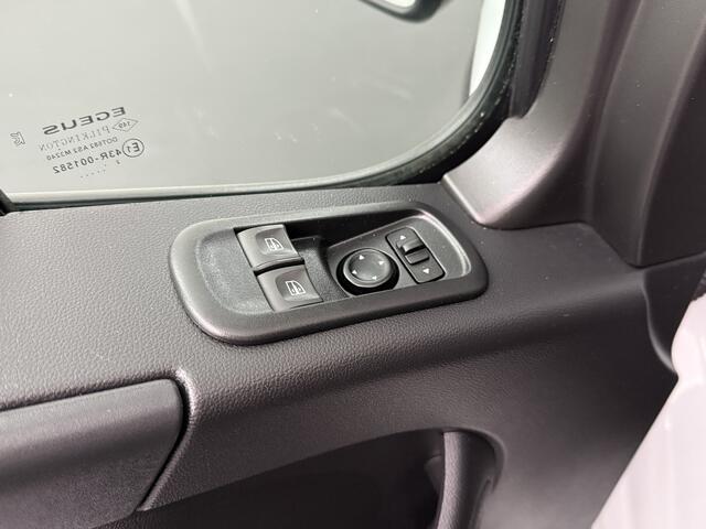 Renault MASTER 2.3DCi 135PK L3H2 | Airco | Cruise | 3-Persoons | Betimmering