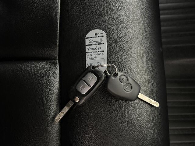 Renault MASTER 2.3DCi 135PK L2H2 Dubbele Cabine | 7-Persoons | Leder | Navigatie | Camera | Airco | Cruise | Trekhaak