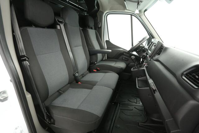 Renault MASTER T35 2.3 dCi 164PK L3H2 | 3500KG Trekgew. | Trekh. | Dubbellucht | Airco | Cruise | Camera | 3-Zits