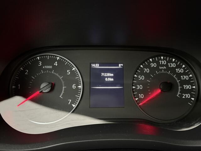 Renault MASTER 135PK L3H2 | Euro 6 | Airco | Cruise | 3-Persoons | Betimmering