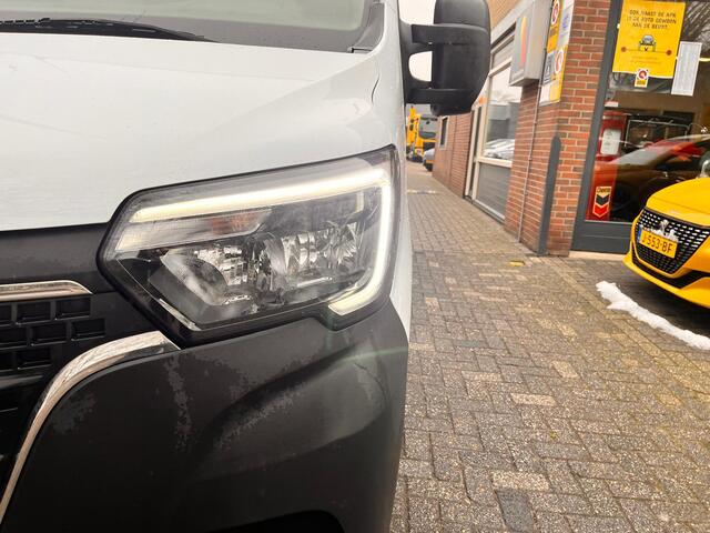 Renault MASTER T35 2.3 dCi 135 L2H2 Work Edition