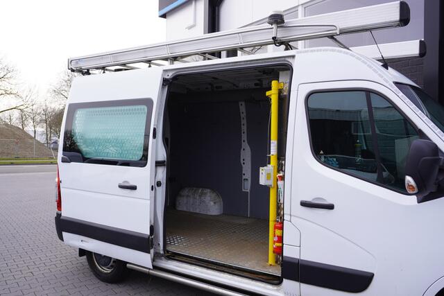 Renault MASTER 2.3 dCi 130PK L2H2 EURO 6 - Airco - Navi - Cruise - ¤ 11.900,- Excl.