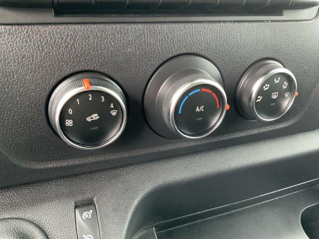 Renault MASTER T35 2.3 dCi 135 L3H2 Airco Cruise Navi 3 Zits Trekhaak 2500 kg Imperiaal&Trap Camera Euro 6