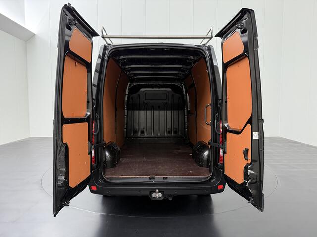 Renault MASTER 2.3DCi 135PK L2H2 Work Edition | Imperiaal | Trekhaak | Navigatie | Airco | Cruise | 3-Zit