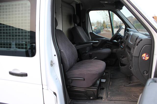 Renault MASTER T35 2.3 dCi 130PK Euro6 L2H2 ? airco ? imperiaal ? trekhaak 2500KG