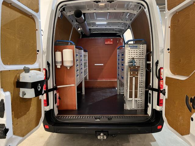 Renault MASTER 2.3 dCi 150 L2H2 150 PK Automaat / Euro 6 / Servicebus / Sortimo inrichting / 220V. / Airco / Cruise Control / Camera / Trekhaak / 72.000 KM !!