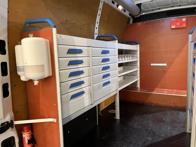 Renault MASTER 2.3 dCi 150 L2H2 150 PK Automaat / Euro 6 / Servicebus / Sortimo inrichting / 220V. / Airco / Cruise Control / Camera / Trekhaak / 72.000 KM !!