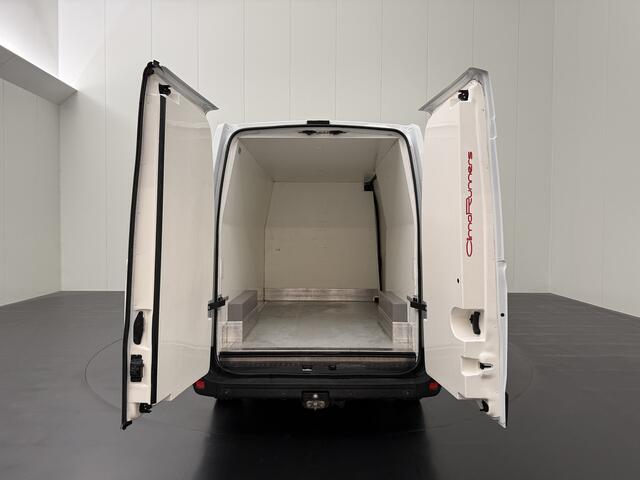 Renault MASTER 2.3DCi 150PK L2H2 Geisoleerd | Navigatie | Camera | Airco | Cruise | 3-Zit