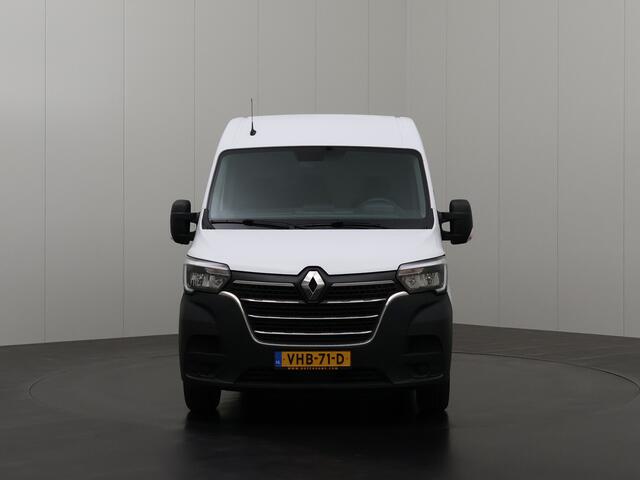 Renault MASTER 2.3DCi 150PK L2H2 Geisoleerd | Navigatie | Camera | Airco | Cruise | 3-Zit