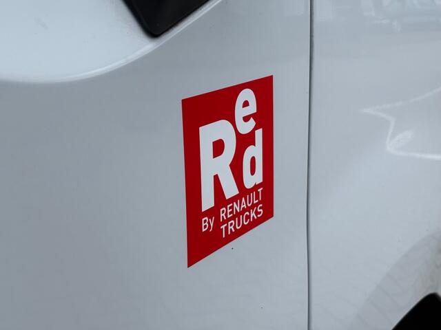 Renault MASTER Red 2.3 dCi 150PK L2H2 35T / Cruise / LED / Camera / Trekhaak / Airco / PDC / Navi / Bluetooth / Draadloze telefoonlader