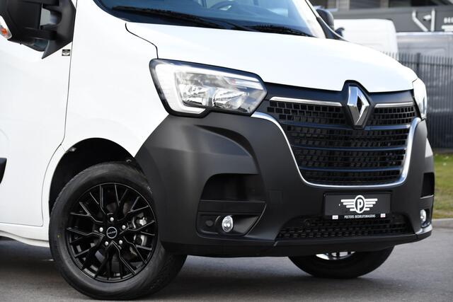 Renault MASTER T35 2.3 dCi 180 L2H2 DC PB Edition Camera, Cruise, Carplay, LED, 2 x Schuifdeur, Multimedia, 180pk, 6 zitplaatsen, Uniek!