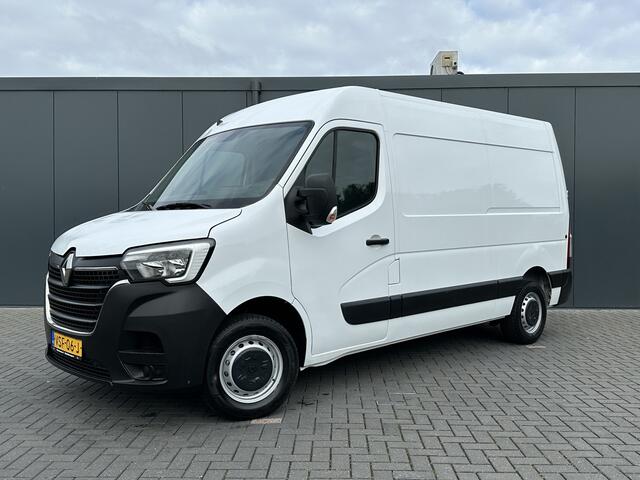 Renault MASTER T35 2.3 dCi 136 PK / L2H2 / 1e EIG. / 43.914 KM / TREKHAAK / AIRCO / NAVI / 2.500 KG AHG