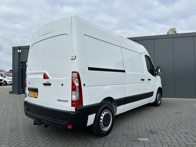 Renault MASTER T35 2.3 dCi 136 PK / L2H2 / 1e EIG. / 43.914 KM / TREKHAAK / AIRCO / NAVI / 2.500 KG AHG