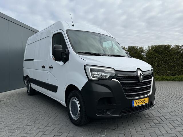 Renault MASTER T35 2.3 dCi 136 PK / L2H2 / 1e EIG. / 43.914 KM / TREKHAAK / AIRCO / NAVI / 2.500 KG AHG