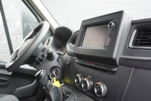 Renault MASTER 2.3 dCi 130 PK EURO 6 - Airco - Cruise - Trekhaak - ¤ 15.950,- Excl.