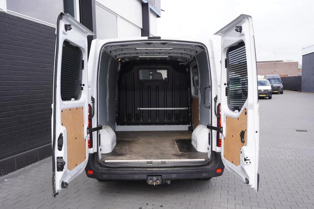 Renault MASTER 2.3 dCi 130 PK EURO 6 - Airco - Cruise - Trekhaak - ¤ 15.950,- Excl.