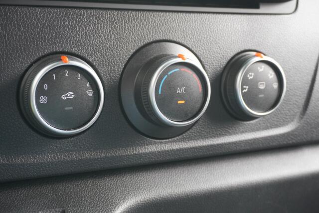 Renault MASTER 2.3 dCi 130 PK EURO 6 - Airco - Cruise - Trekhaak - ¤ 15.950,- Excl.