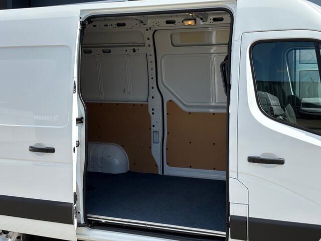 Renault MASTER 2.3 dCi 150pk L2H2 Red Edition Dubbele Schuifdeur/ Cruise / Led / Clima / Camera / Navi / DAB / Bluetooth / Bluetooth