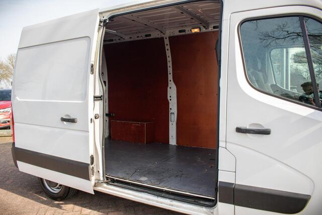Renault MASTER FWD T33 L2H2 FWD dCi 130